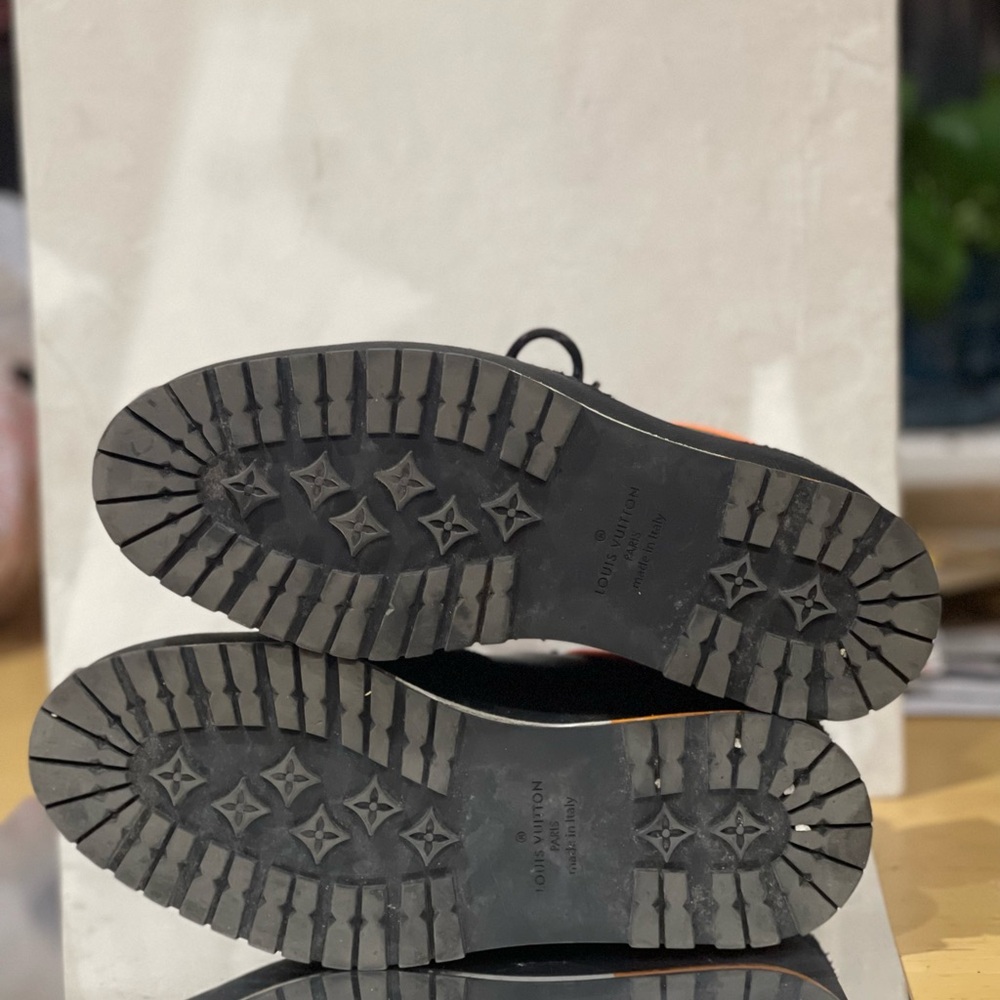 Louis Vuitton Runners - Picture 2 of 5